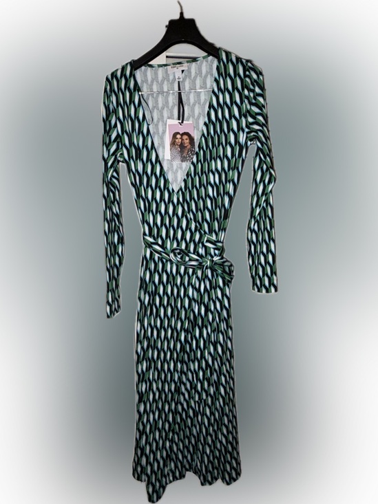 Diane Von Furstenberg Dresses & Skirts - Diane Von Furstenberg Teal, Navy and White Geometric Wrap Dress